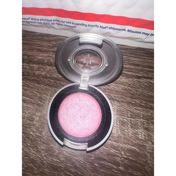 Urban Decay Vintage Eyeshadow Hot Pants eye‎ shadow token